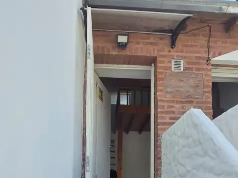 Depto Tipo Casa 2 ambientes con 1 baño