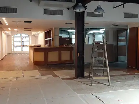 Local en  Puerto Madero