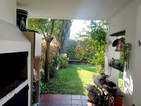 EXCELENTE CASA DE 2 PLANTAS EN VENTA  EN ALBERDI
