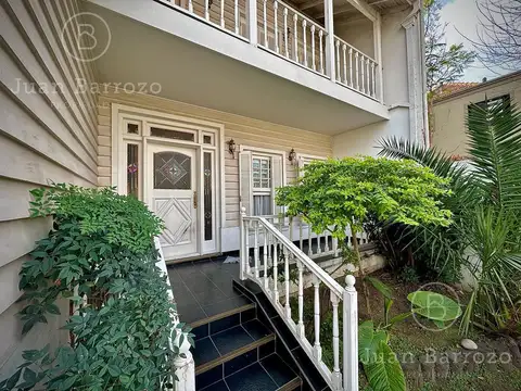 Chalet estilo inglés moderno con 4 dormitorios.  Banfield Oeste