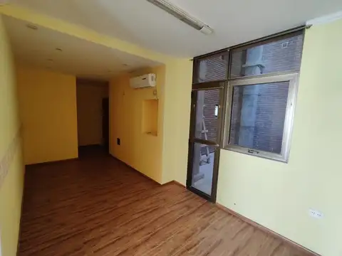 Oficina 2 ambientes con 1 baño