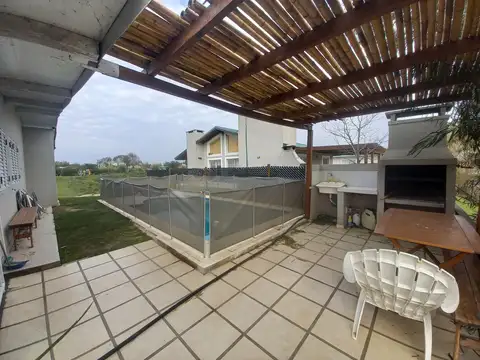 Casa 2 ambientes con 1 baño