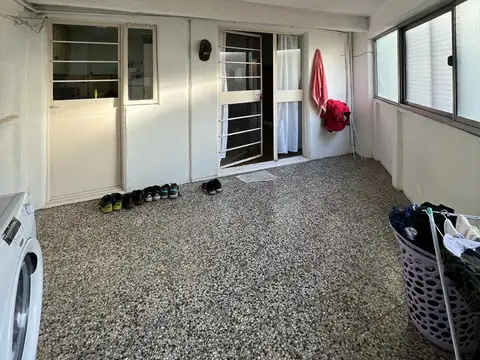DEPARTAMENTO DE 5 AMBIENTES EN VENTA B° PIEDRABUENA ESCALERA 14 B