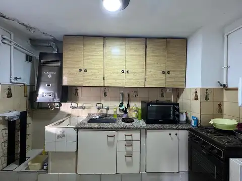 DEPARTAMENTO DE 5 AMBIENTES EN VENTA B° PIEDRABUENA ESCALERA 14 B