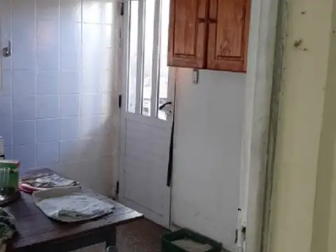 PERMUTA - CASA PH DE 3 AMBIENTES EN VENTA - CASTELAR NORTE