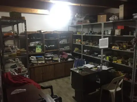 Excelente Galpón con Departamentos