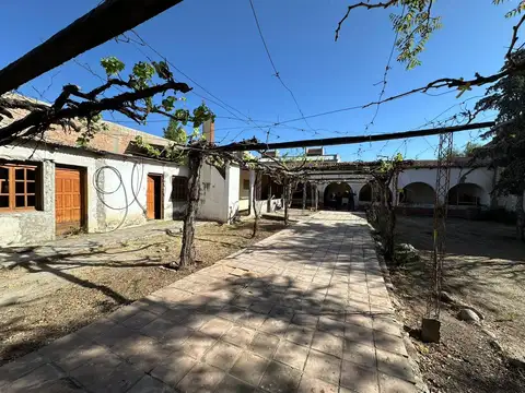 Casa 5 ambientes con 2 baños