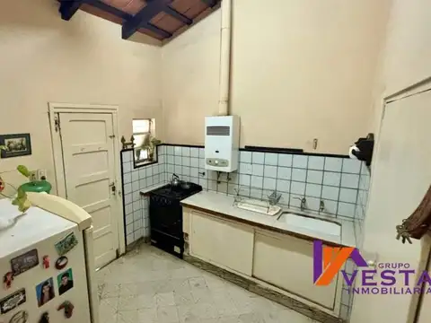 Casa en Venta con 3 cocheras