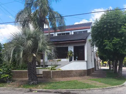 Casa en  Venta 5 Ambientes Haedo Sur