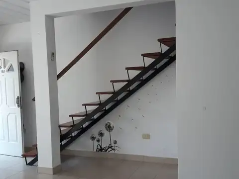 VENTA de TRIPLEX en barrio cerrado San Rafael.