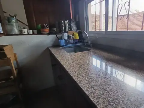 CASA 5AMB / 3 DEPTOS VENTA MORENO MULTIFAMILIAR