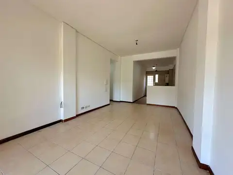 Departamento en Alquiler en Villa Ballester, $ 850.000