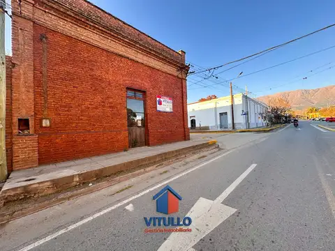 Calle Vélez Sarsfield esquina San Martin.