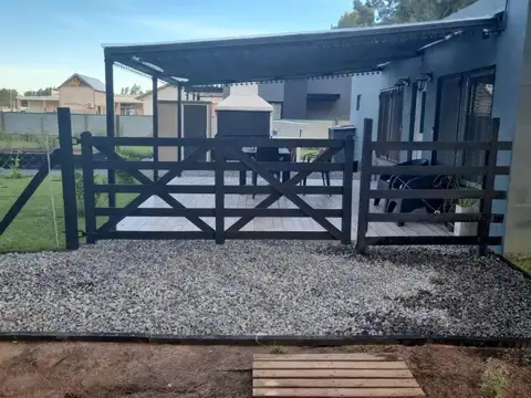 Casa 2 ambientes con 1 baño