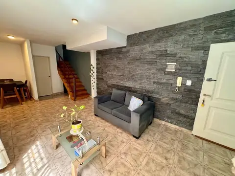 Depto Tipo Casa en Venta de 2 dormitorios