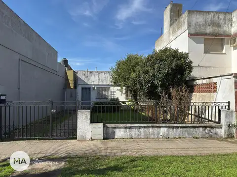 Casa 3 Dormitorios con galpón - Ecuador 100 - Empalme - Rosario | Venta