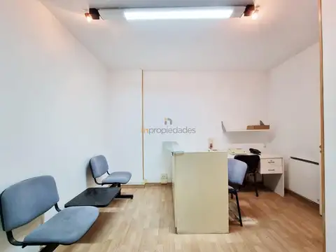 Oficina en Venta con 2 cocheras
