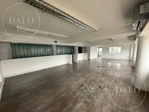 Oficina piso completo en alquiler Microcentro