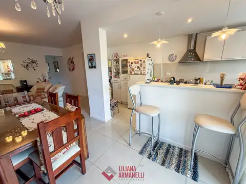 3 AMBIENTES A LA CALLE. BOLIVAR Y ESPAÑA.