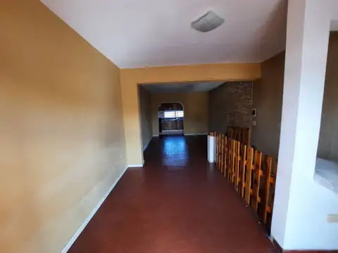 CASA EN PLANTA ALTA DE 3 DORMITORIOS APTA CRÉDITO