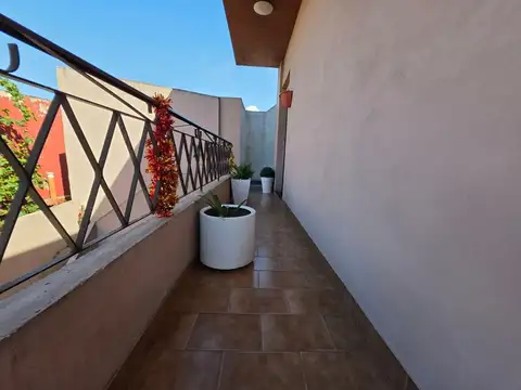 Depto Tipo Casa en Venta 50 años