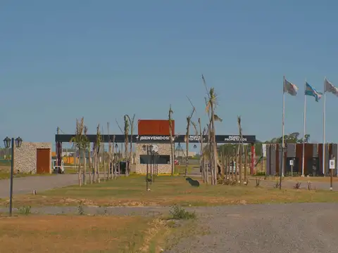 Venta lote en La Reserva del Oeste 300 metros