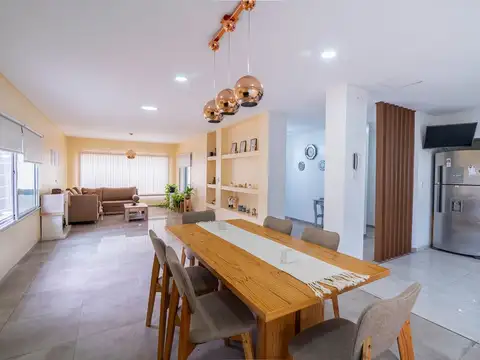 VENTA HUDSON CASA 4 AMB - PISCINA