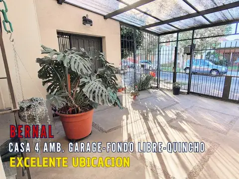 VENTA CASA 4 AMBIENTES BERNAL COCHERA  FONDO LIBRE