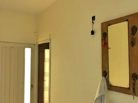 Excelente casa espaciosa de 4 amb y 110 m2 cubiertos.