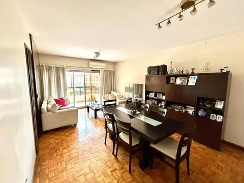Retasado  Departamento de 4 ambientes C/frente C/balcón