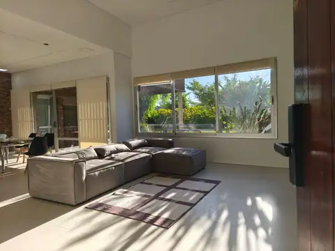 Casa en Alquiler Temporal de 4 dormitorios