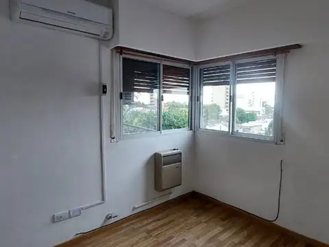 ALQUILER DEP 3 AMBIENTES BERNAL CENTRO SIN COCHERA