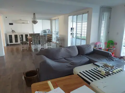 AV. INDEPENDENCIA 200