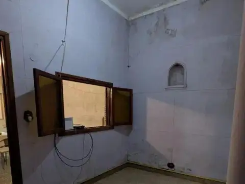 Casa 6 ambientes con 1 baño