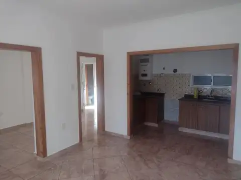 Venta Casa 6 Amb., con local comercial en Zarate