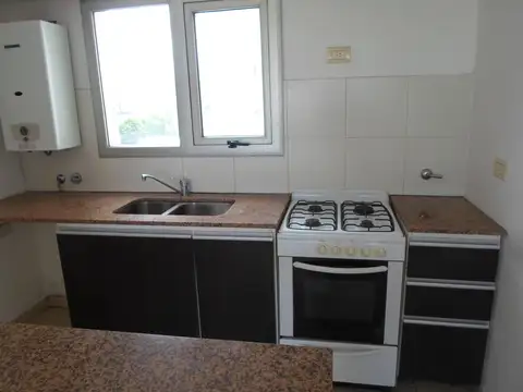 Excelente departamento al frente