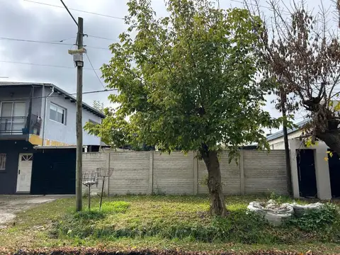 Lote en venta en Hernandez La Plata