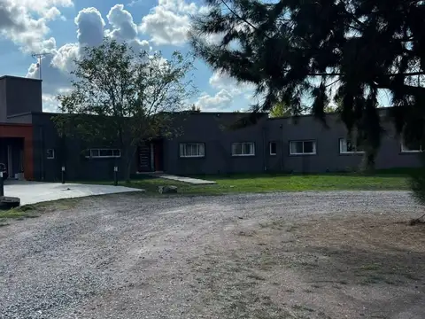 Alquiler Casa 5 ambientes en Fincas de San Vicente Sporting, San Vicente.