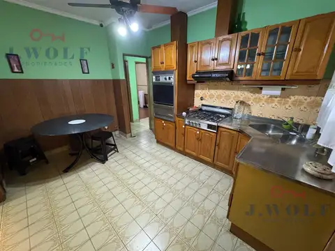 Casa en Venta con 3 cocheras