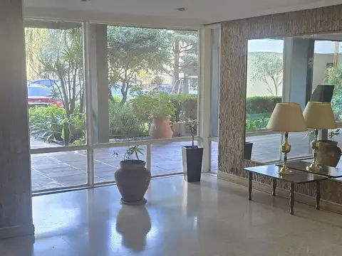 Depto 4 ambientes,  impecable   Excelente Ubicacion!