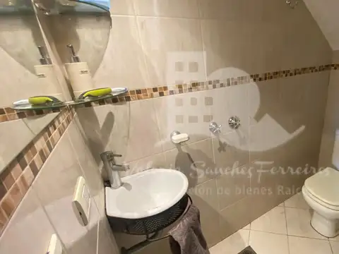 Casa 4 ambientes con 2 baños