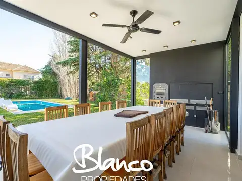 Casa 5 ambientes con 3 baños