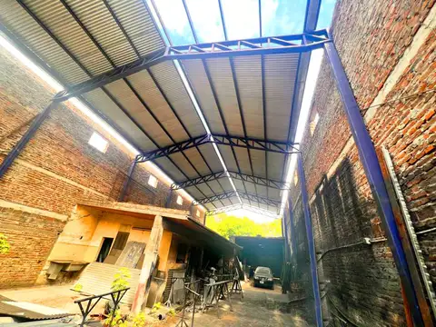 Galpon en Venta 10  mts Frente