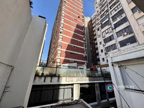 Lavalle y Rodríguez Peña - Luminosa Oficina con baño Privado