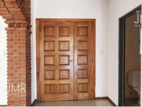 Casa 7 ambientes con 4 baños