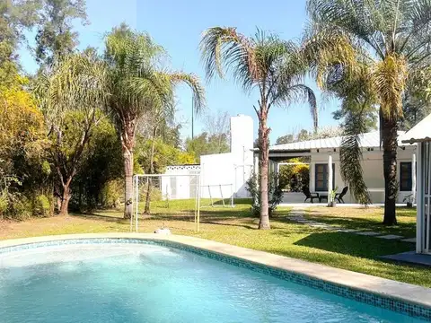 Casa en Venta con 4 cocheras