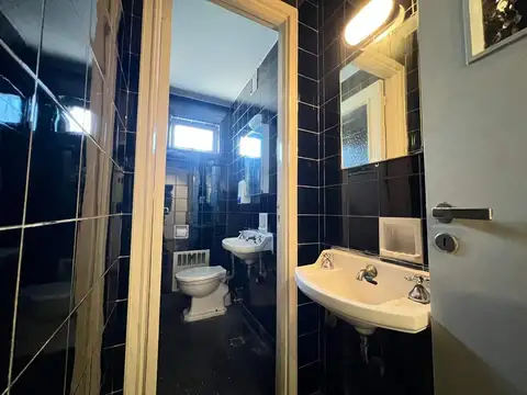 Avenida Rivadavia 900