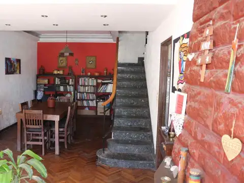 Depto Tipo Casa en Venta de 5 ambientes