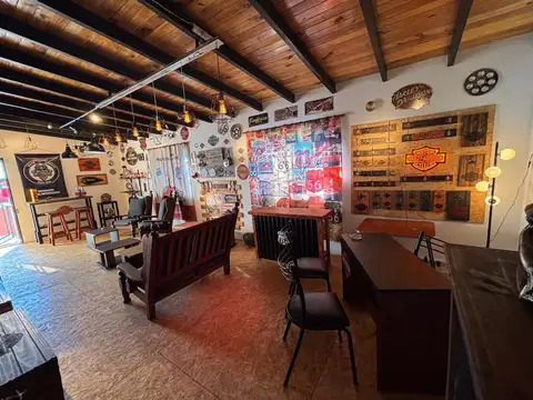 Casa en Venta con 2 cocheras