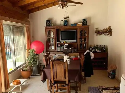 Casa 5 ambientes con 3 baños